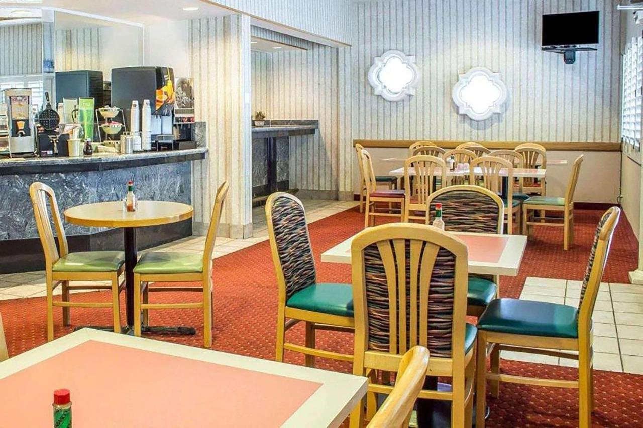Baymont By Wyndham Safford Hotell Exteriör bild