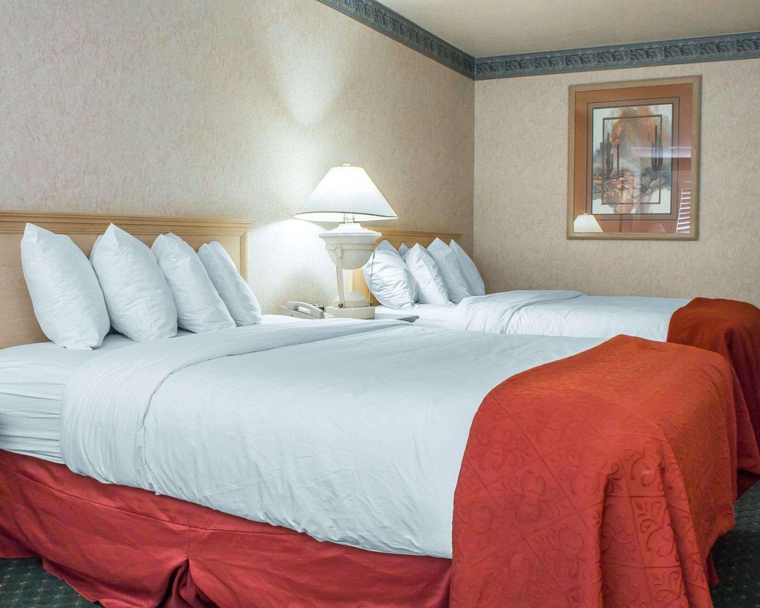Baymont By Wyndham Safford Hotell Exteriör bild